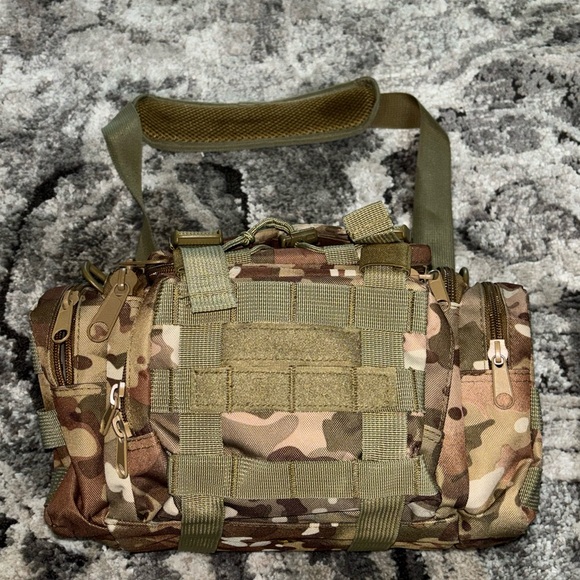 Camouflage Tactical Bag 11.8*7.9*7.1in EUC - Picture 1 of 7